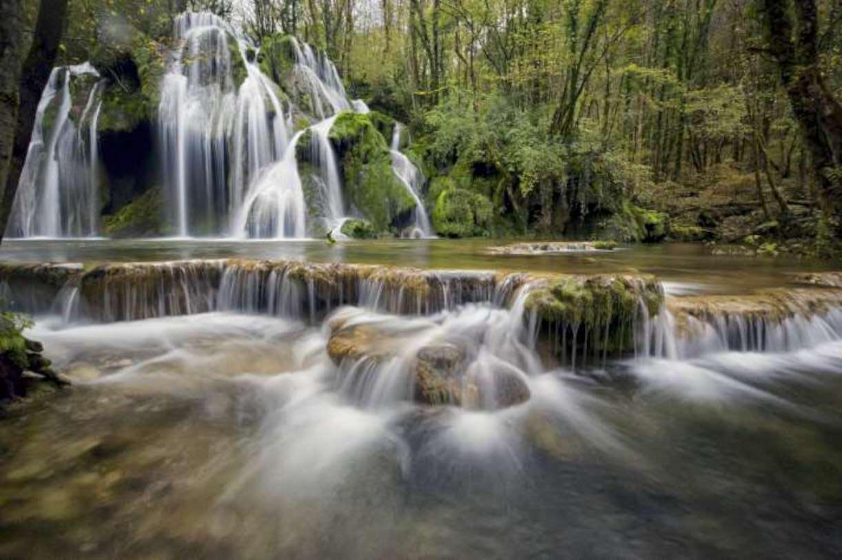 * A Glass Cuttingboard Trivet Waterfall * A Glass Cuttingboard Trivet Waterfall
