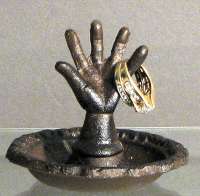 Cast Iron Ring Holder w/base